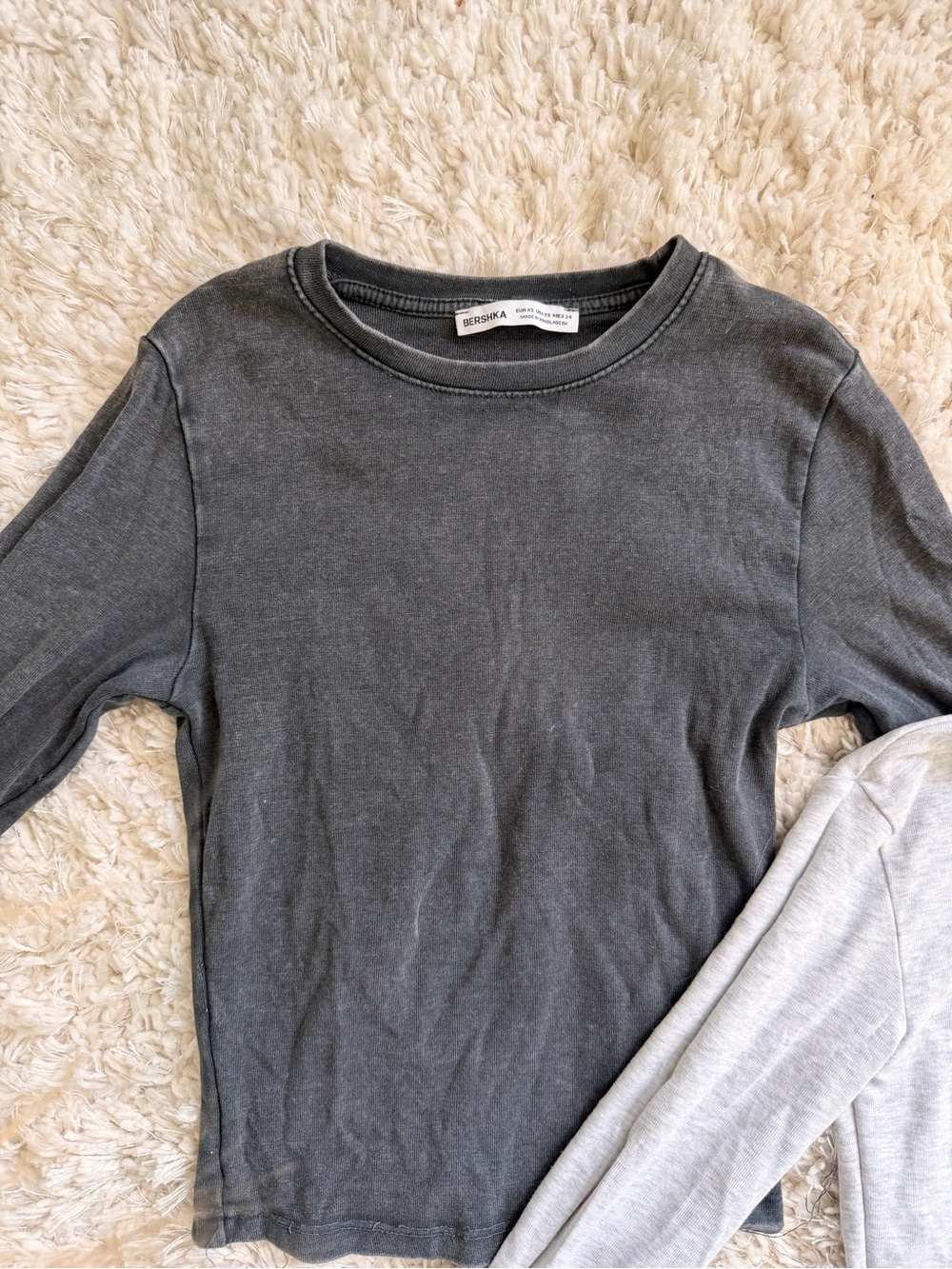 Bershka Long-Sleeve Crew Neck long sleeve Top - charcoal black and Light Gray - Picture 2 of 4